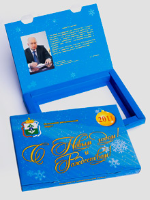 Заказать красивые новогодние коробки для подарков в типографии в Москве